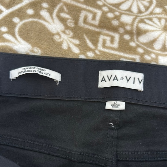Ava & Viv Black Straight Leg Pants with Belt Loops - Picture 3 of 13